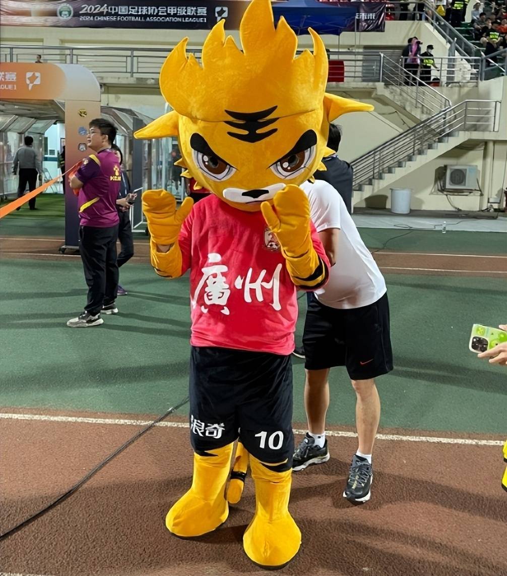 鲁能新援大放异彩，连场猛扑保持不败的简单介绍