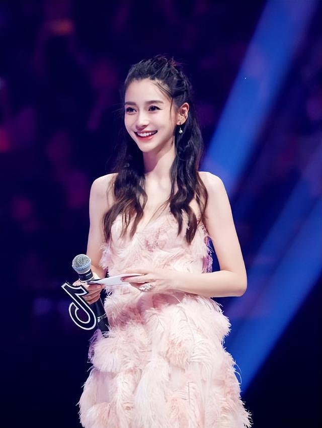 包含方寸电光间全场观众瞠目结舌的词条 包含方寸电光间全场观众瞠目结舌的词条