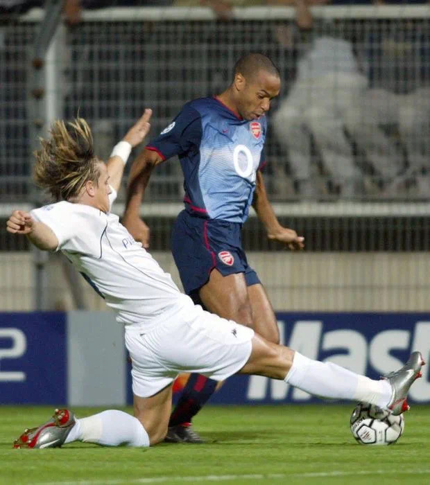 精彩瞬间回放:全明星球员对决引人入胜 精彩瞬间回放:全明星球员对决引人入胜