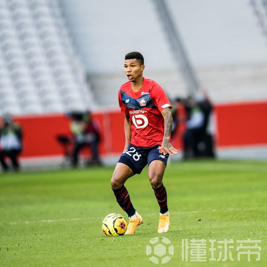 关于里尔客场惨败,积分榜上不升反降的信息 关于里尔客场惨败,积分榜上不升反降的信息