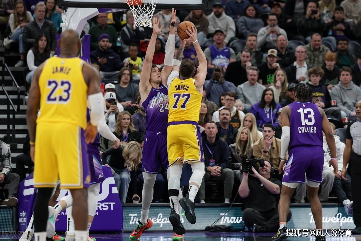 开云体育-湖人队客场斩获胜利，球队实力逐渐增强