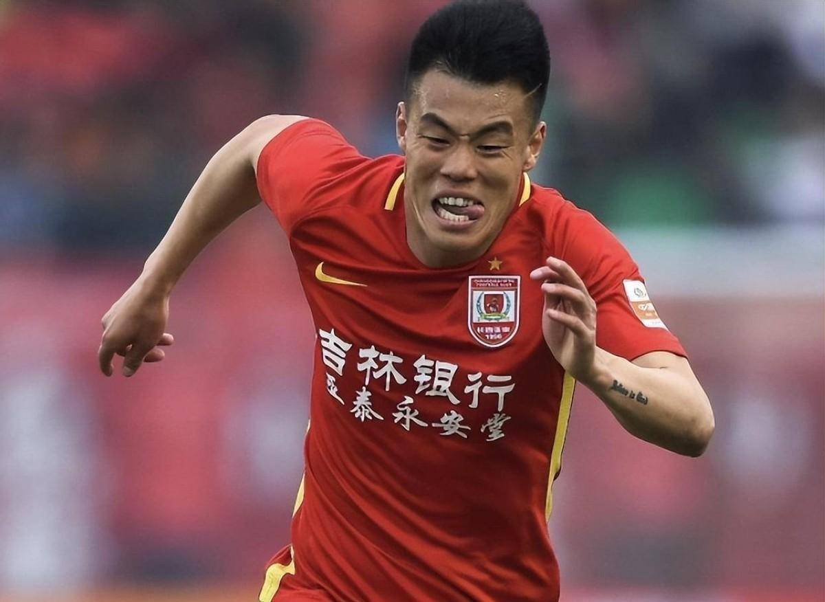 包含战术调整奏效，球队取得关键胜利的词条