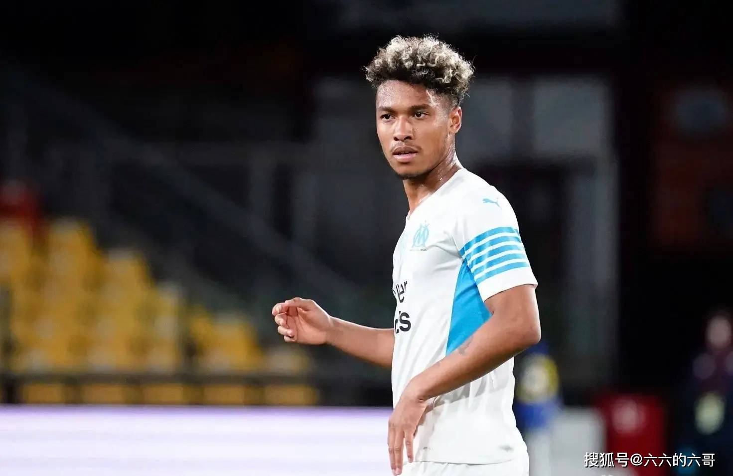 包含马赛萨格勒布客场告捷，小组战绩上升的词条