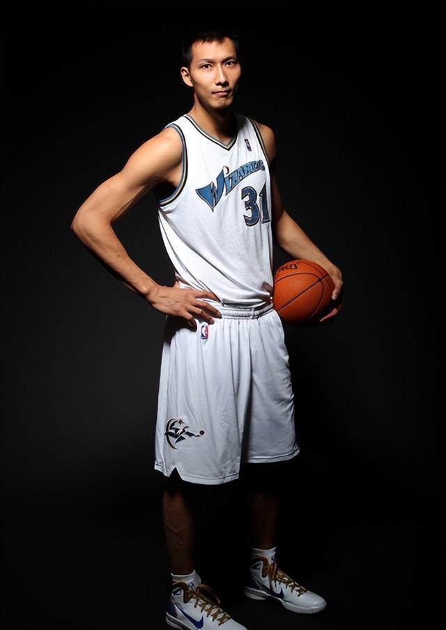 篮球明星再添新秀，男篮队备战壮大篮球运动实力的简单介绍