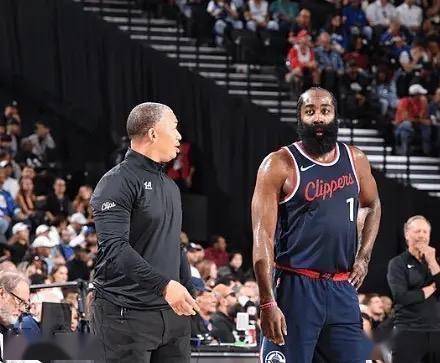 开云体育下载-火箭队惨败!詹姆斯哈登不满主帅战术决策