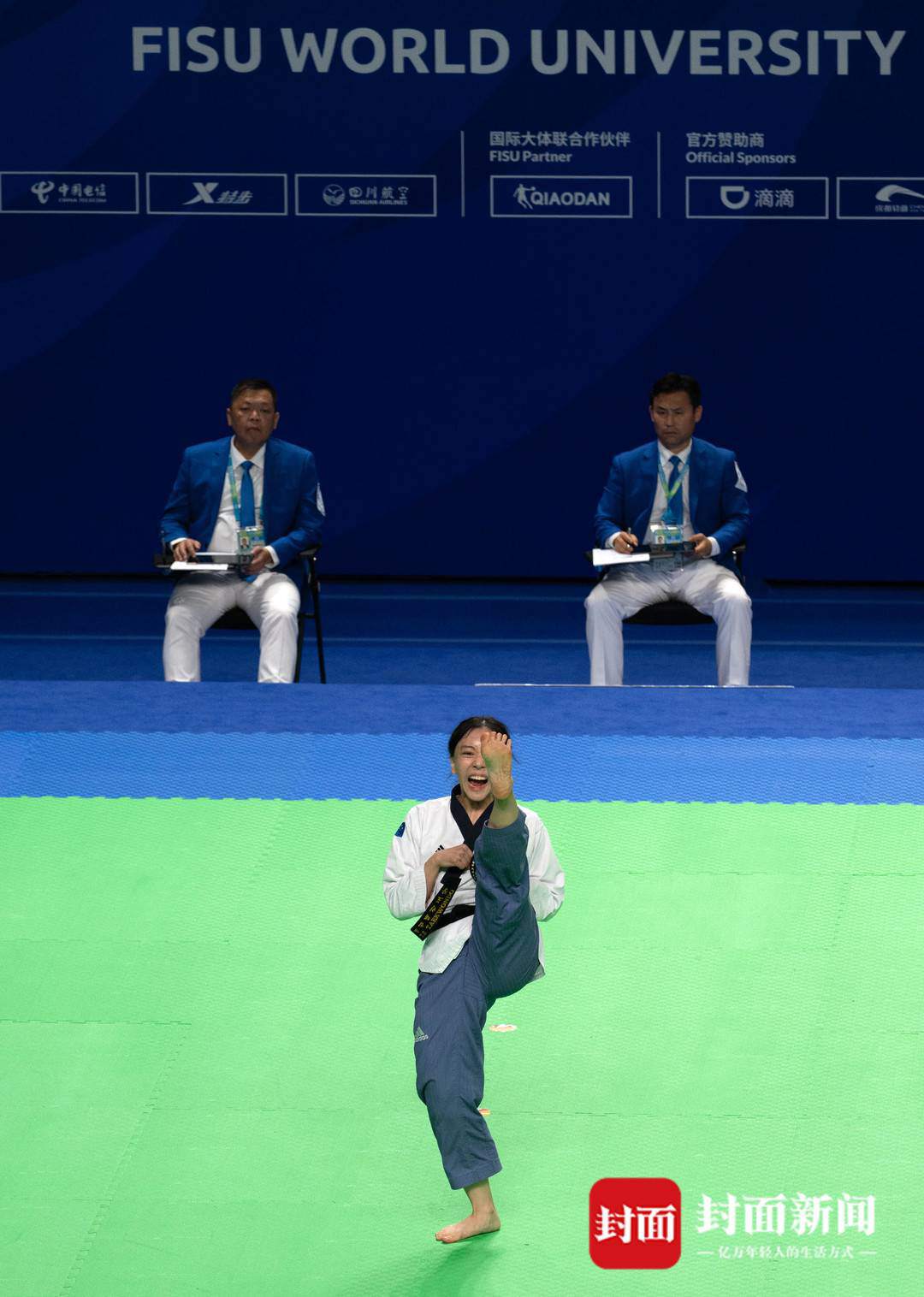 比赛裁判员执法严谨,确保比赛公平公正的简单介绍 比赛裁判员执法严谨,确保比赛公平公正的简单介绍