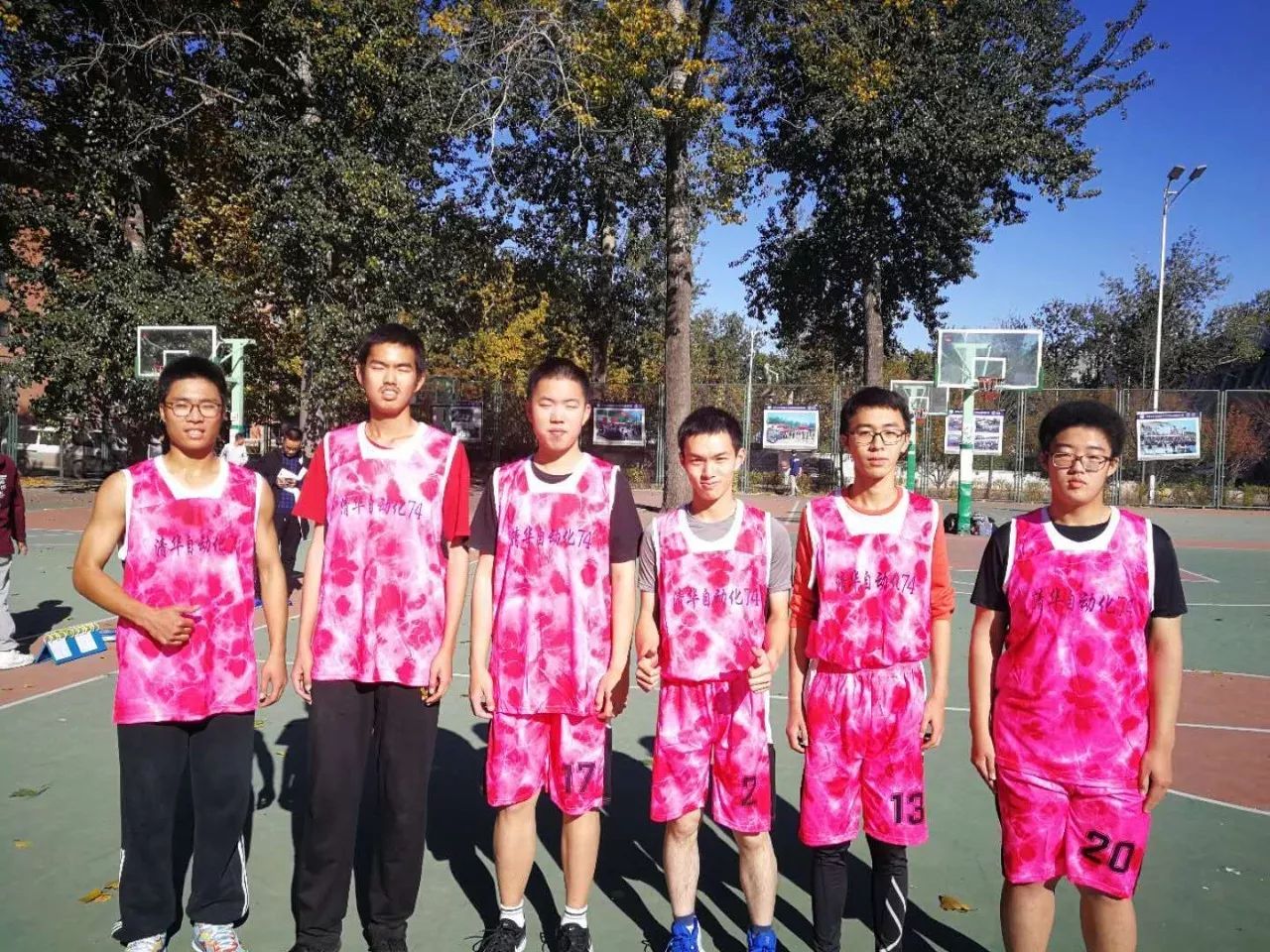 包含大洲之巅争夺战，球场上演百回合的词条