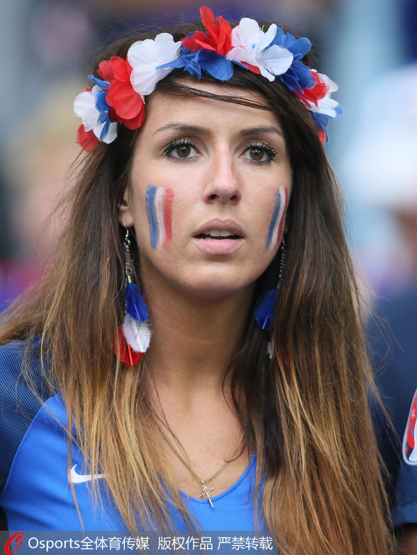 法国客场逆转阿尔巴尼亚保持完美