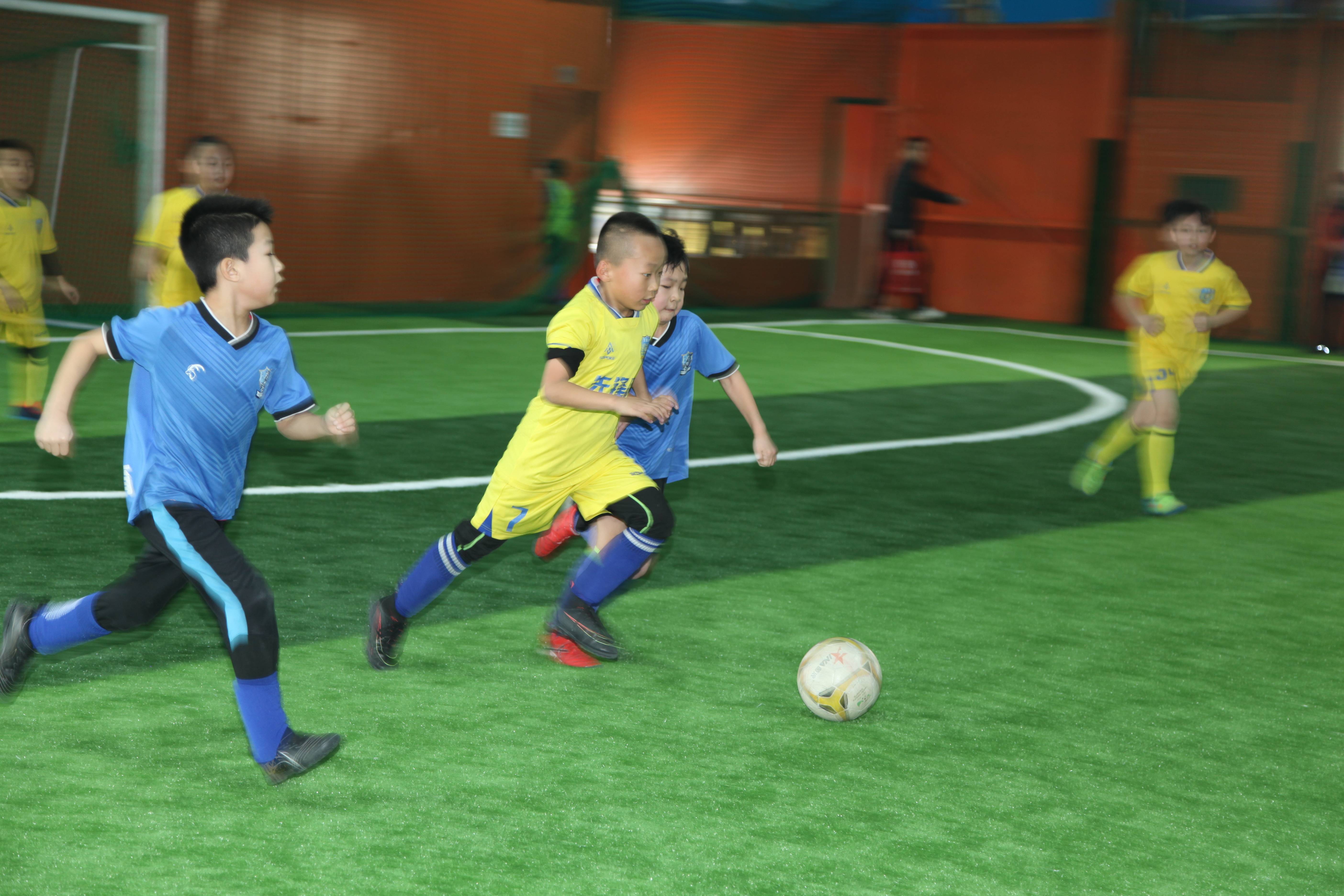 青少年足球选拔赛拉开序幕，悬念重重的简单介绍