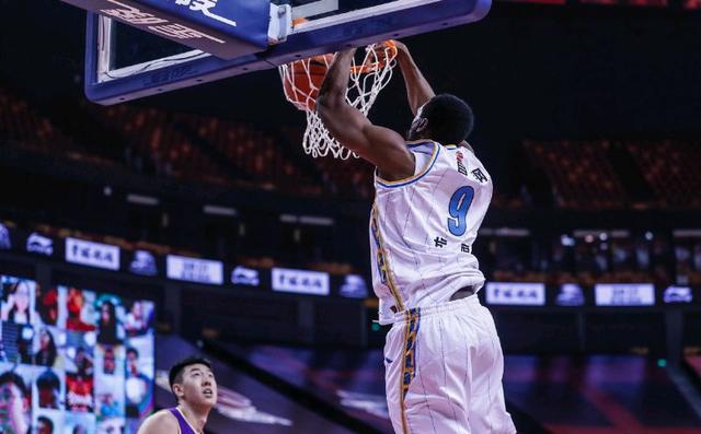 开云体育官方登录入口-包含卫冕冠军队伍士气高涨势头强劲的词条