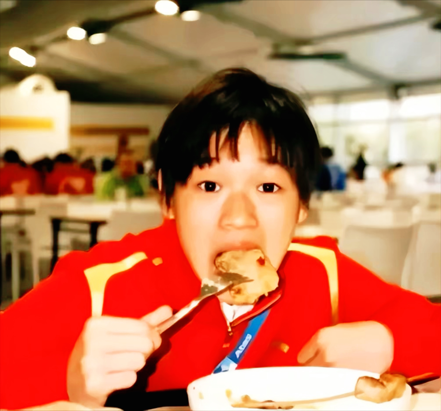 运动员在赛场上展现出高超技艺